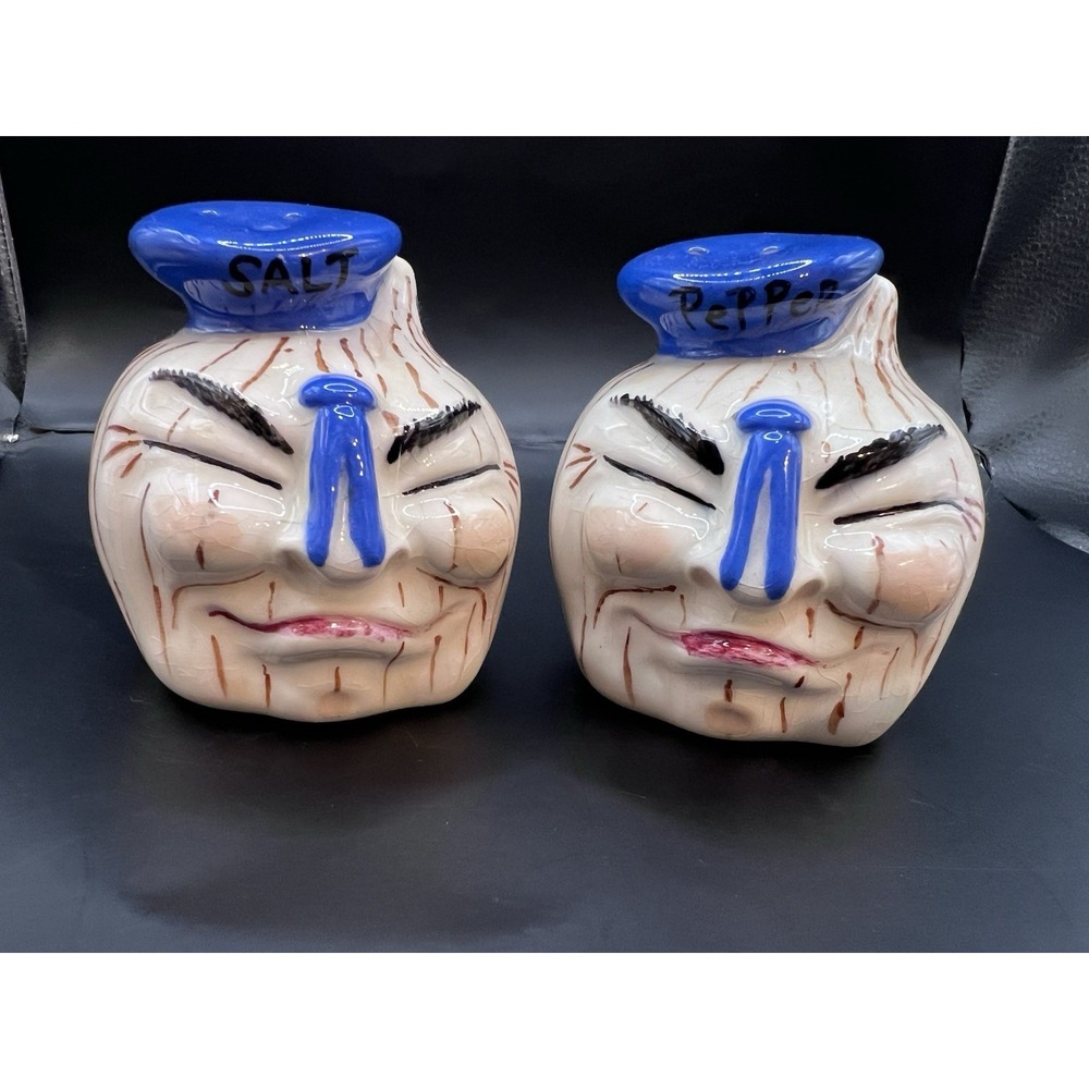 Vtg ceramic salt and pepper shakers onion Garlic anthropomorphic Blue Kitschy